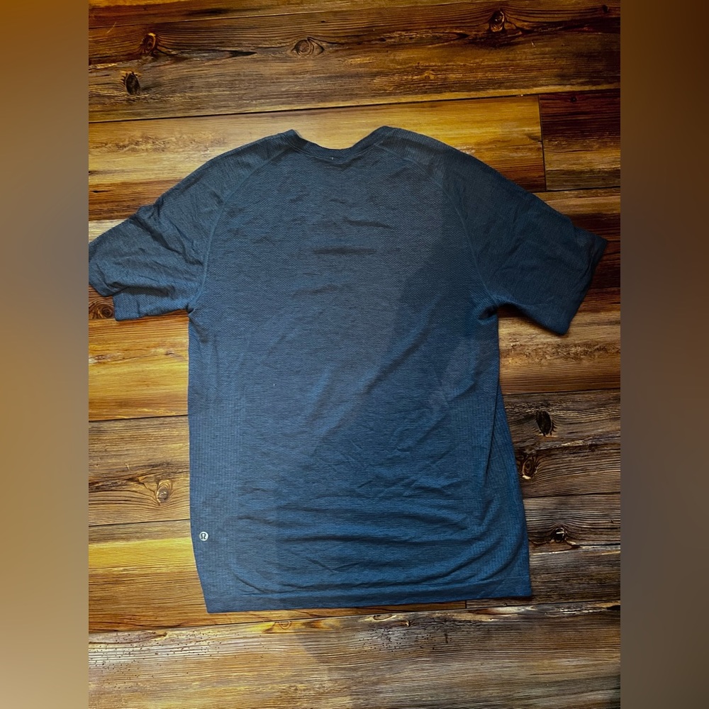 Men’s Blue Medium Lululemon Running Shirt